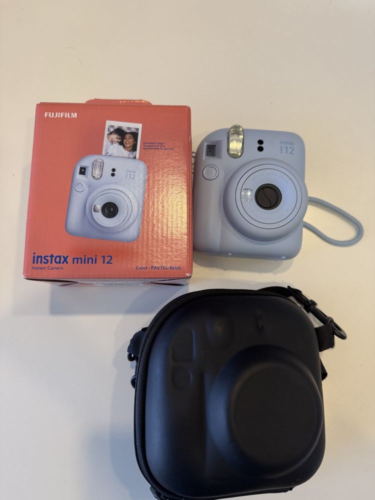 Câmera Instax Mini 12 · Pastel Blue