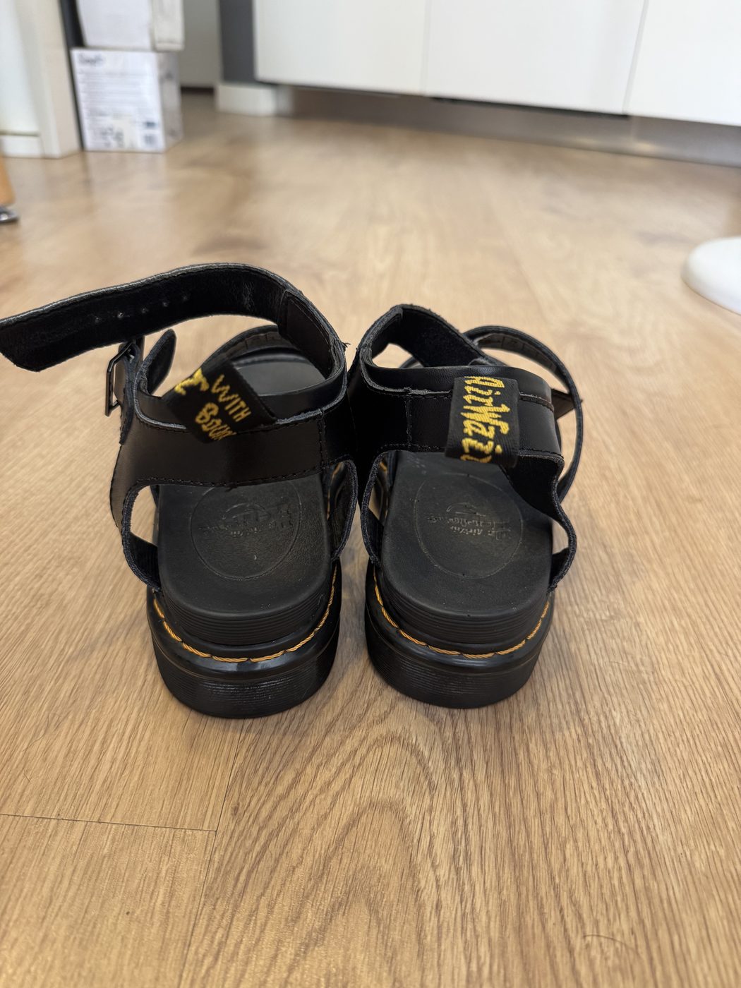 Dr. Martens Blaire sandália gladiadora preta, tamanho 39