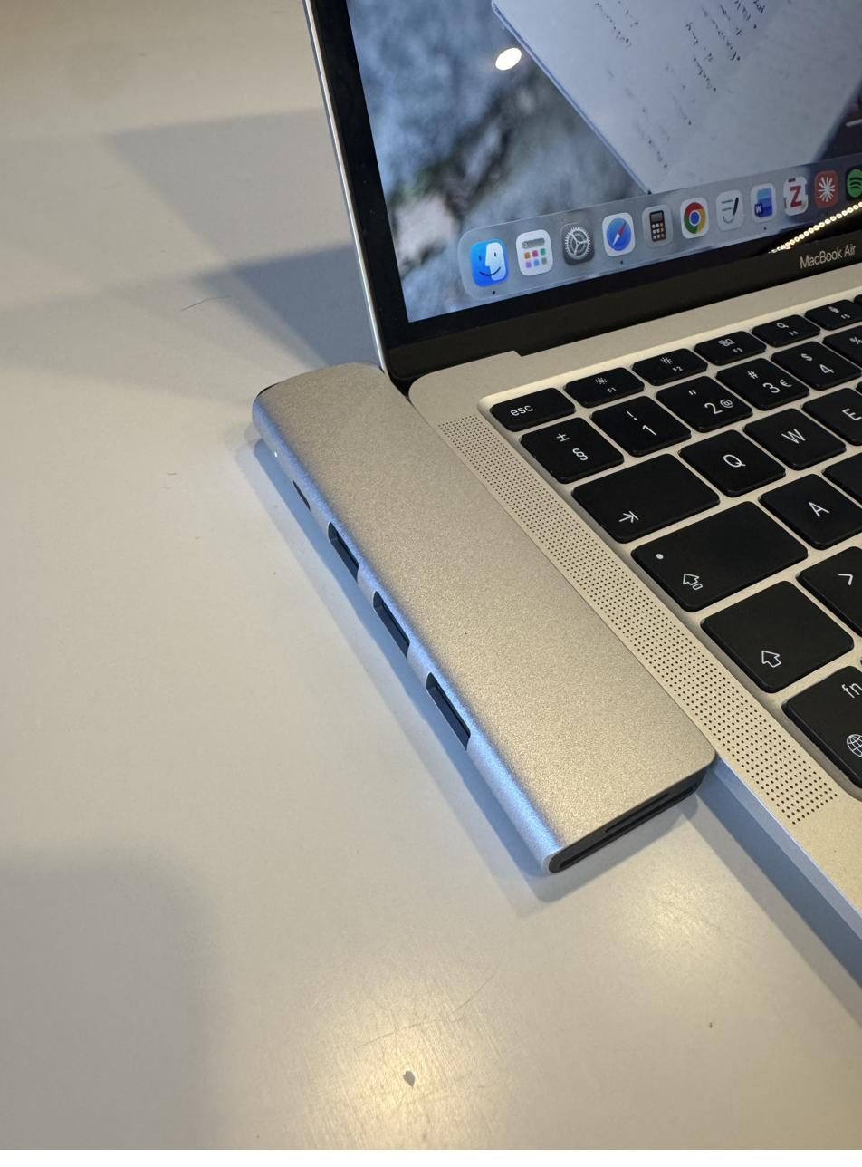 MacBook Air M1 · 256 GB